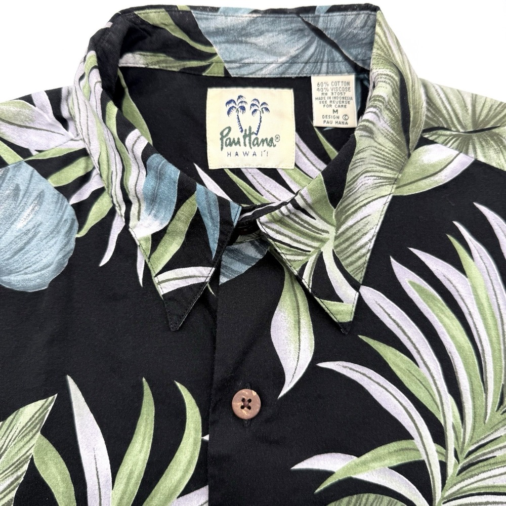 Pau Hana Hawaii Shirt Mens M Black Tropical Palm Leaf Aloha Short Sleeve Button